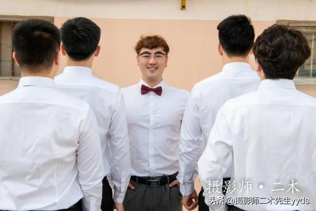 大雾四起 我在无人处爱你 云雾散尽 我爱你人尽皆知，大霆（随着秋天大雾的散尽）