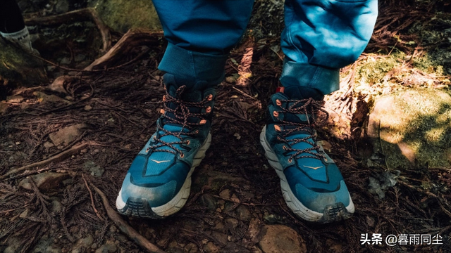 爬山鞋如何选购，爬山鞋如何选购好的（如何选择最佳徒步鞋以及保养要点）