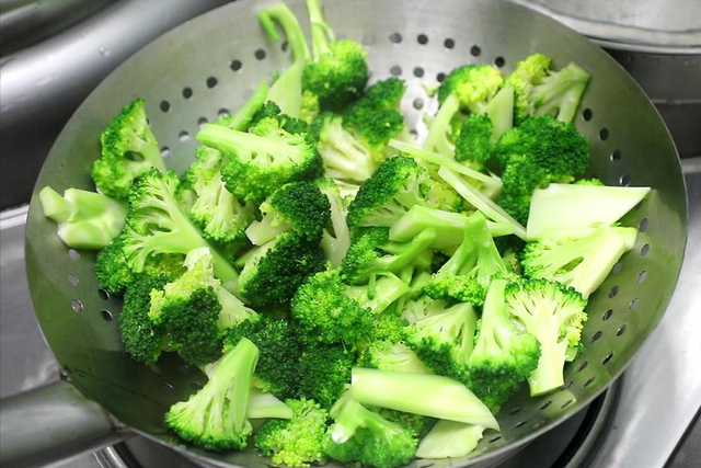 胡萝卜怎么切菱形，胡萝卜的切法菱形片（俗话说“中秋吃一宝）