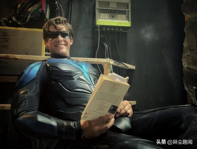 电影沉睡魔咒1王子是谁演的，沉睡魔咒2的王子是谁演的（沉睡魔咒的王子其实是澳洲的阳光小鲜肉）