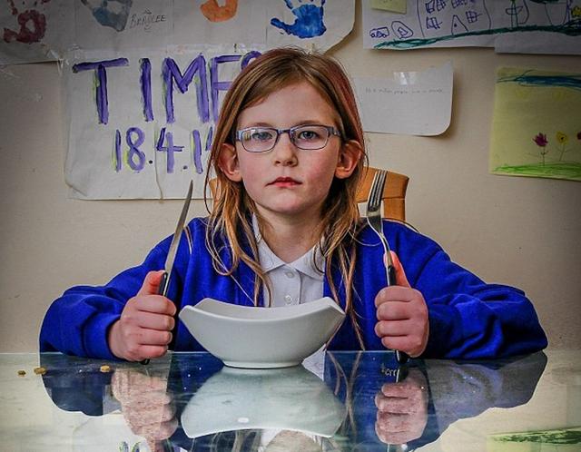 6号微小染色体缺失，英国女孩变成“三无人类”