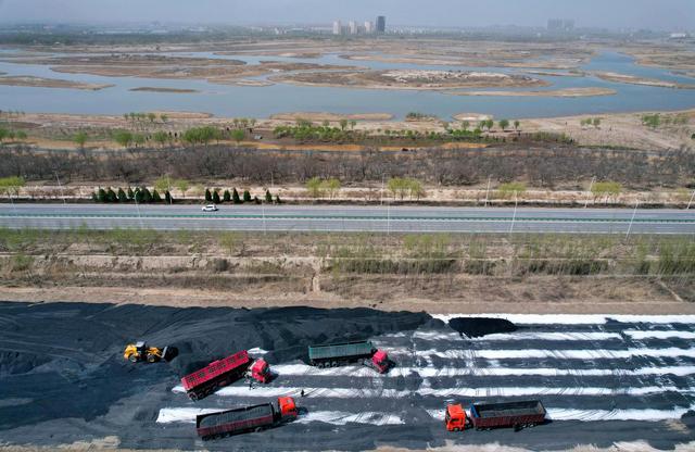 乌玛高速起点和终点，乌玛高速公路石嘴山段项目建设忙