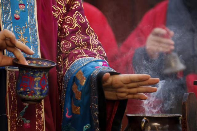 天地玄宗万炁本根什么意思，万炁本根是什么意思（道教流传最广的一句咒语）