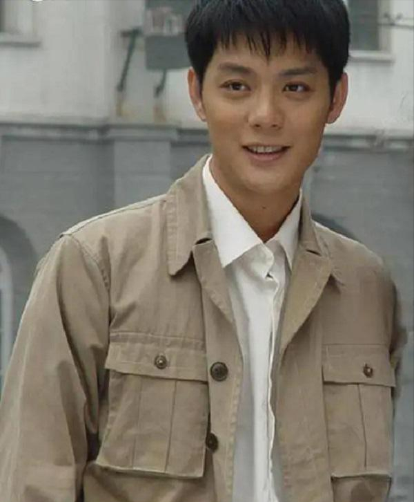 徐佳现实中的老婆，演员徐佳老婆现实中是谁（演员程愫：22岁嫁傅程鹏）