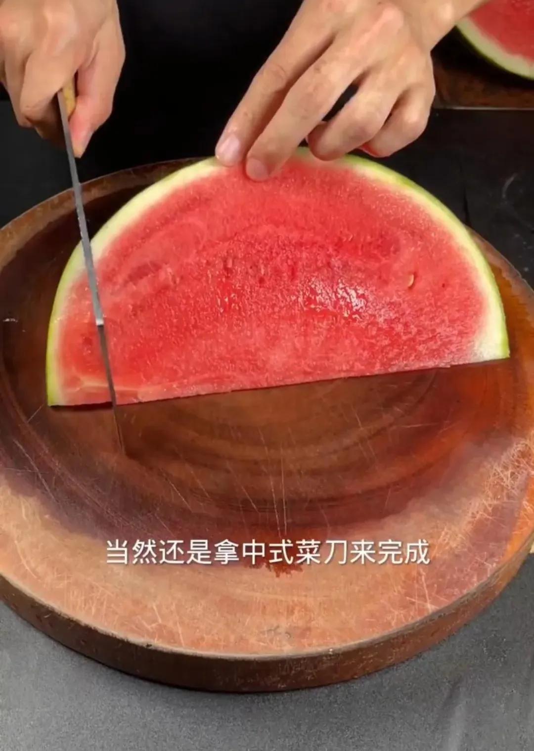 如何做水果拼盘，好看的水果拼盘及做法（在家招待客人也要会做的水果拼盘）