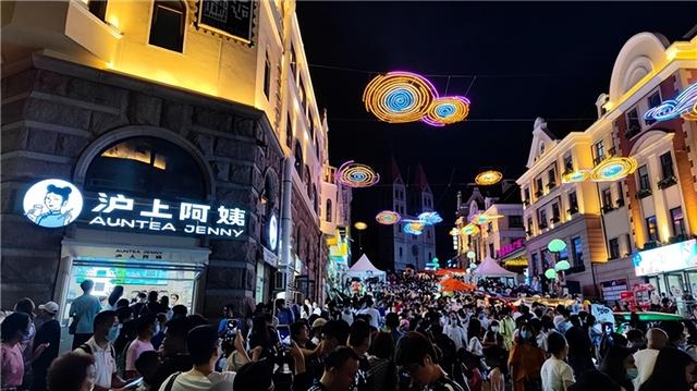 女生喝什么绿茶好，女生喝哪种绿茶合适（沪上阿姨鲜果茶以高品质健康茶饮连获赞誉）