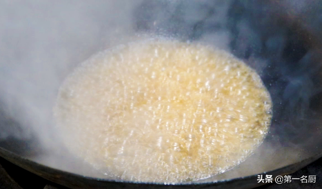 炖排骨汤的做法，清炖排骨汤的做法（放料越多越难吃）