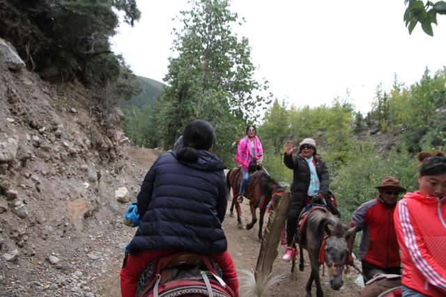 有什么成语描写赞美拉萨的天空，形容拉萨的天空的词语（天上西藏大美于行）