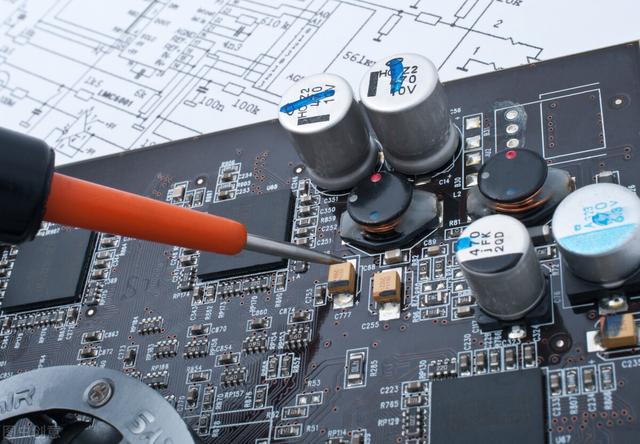 电脑坏了怎么修，电脑坏了自己怎么维修（电脑故障分析维修流程）