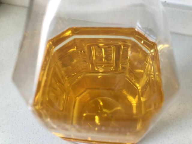 炸虾片是热油还是冷油下锅，炸虾片用热油还是凉油（还是冷锅倒油）