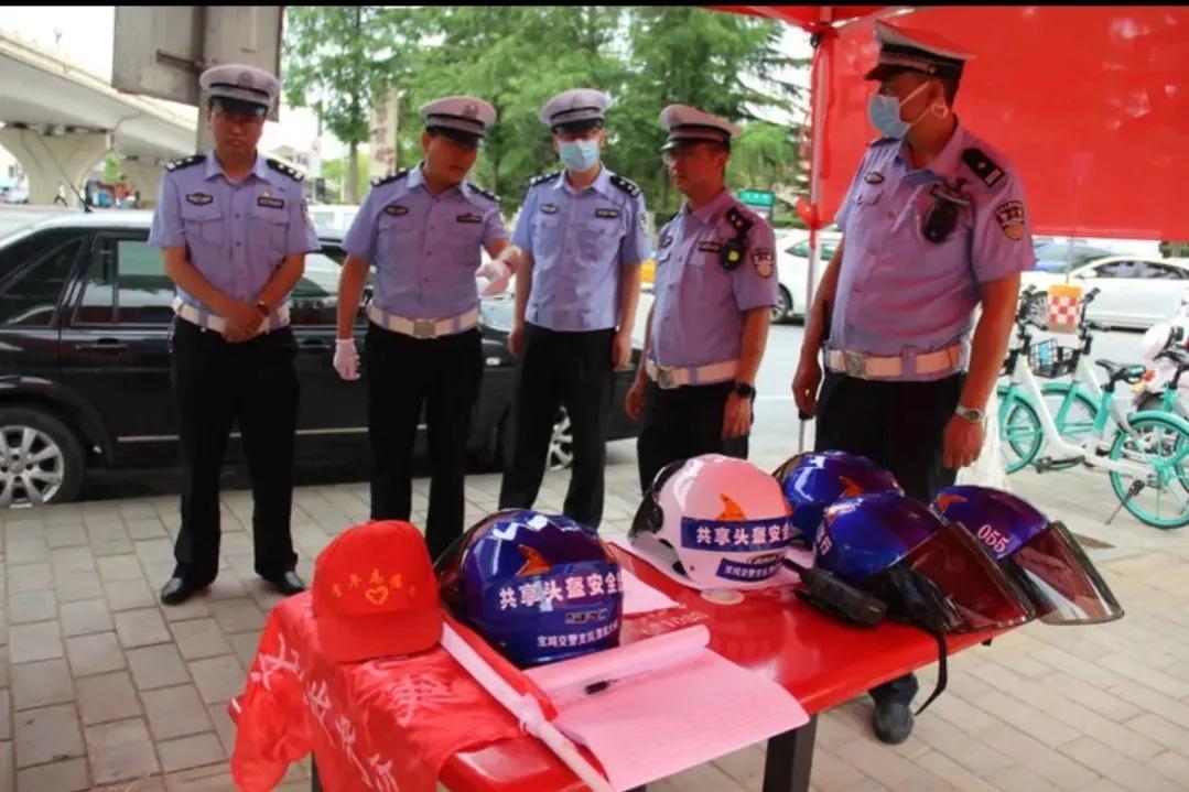 骑电动车不戴头盔违法（骑电动车不戴头盔会被处罚）