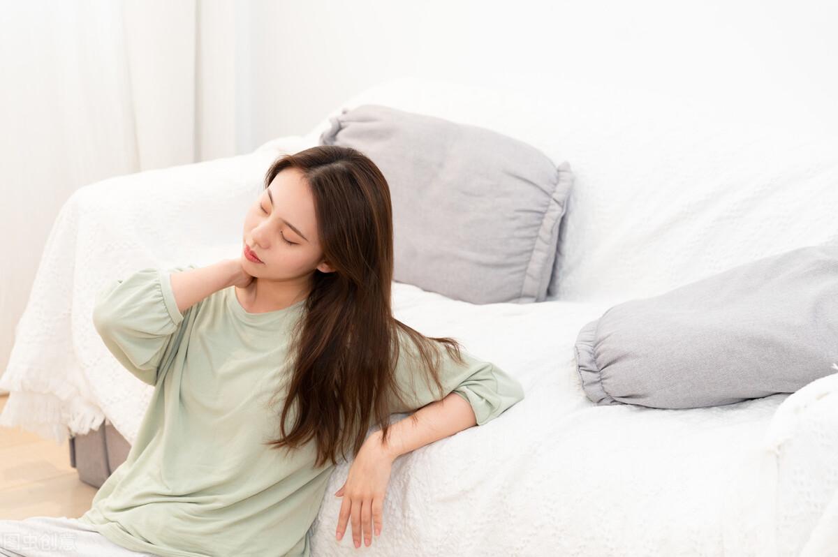 维生素d吃多了有什么副作用，孕妇维生素d吃多了有什么副作用（一女子每天坚持服用一粒维生素D）