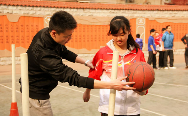 上普高好还是私立高中好，考不上普高就上民办高中是最好的选择吗（私立学校和公办学校哪个好）