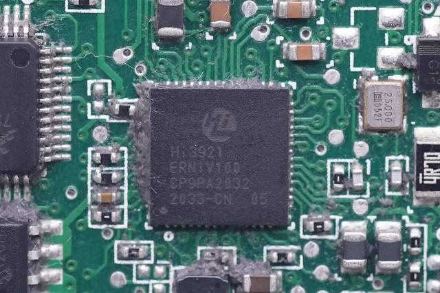 华为光伏逆变器，华为的光伏逆变器受不受禁令（拆解华为450W智能光伏优化器带你有全新了解）