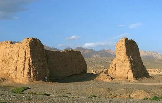 西域指的是什么地方，西域是指今天的什么地方（西域三十六国有多大）