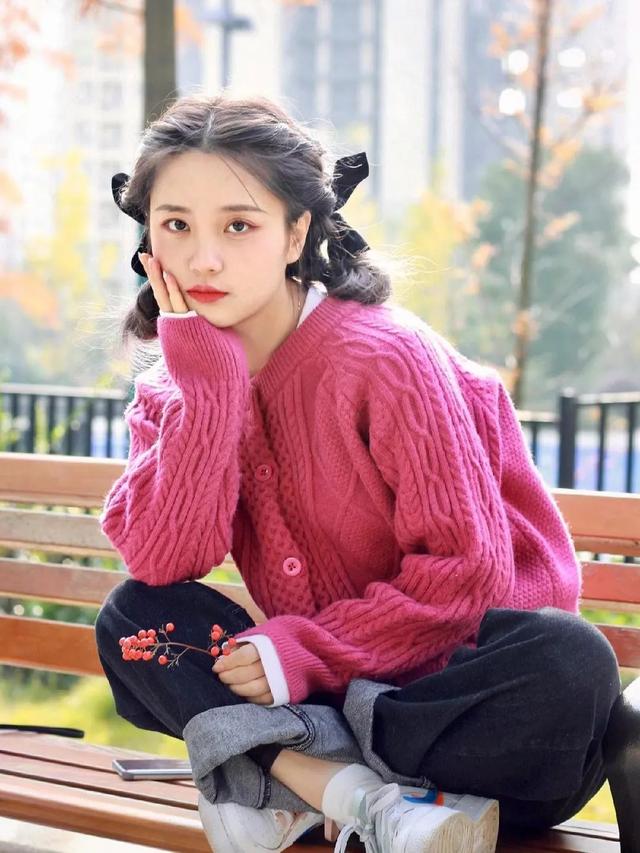圆脸适合什么眼镜，圆脸适合什么眼镜框女（不同脸型适合什么样的配饰）