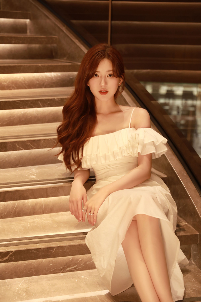 没有整过容的女明星，90年没整过容的女明星（“不老女神”现原形）