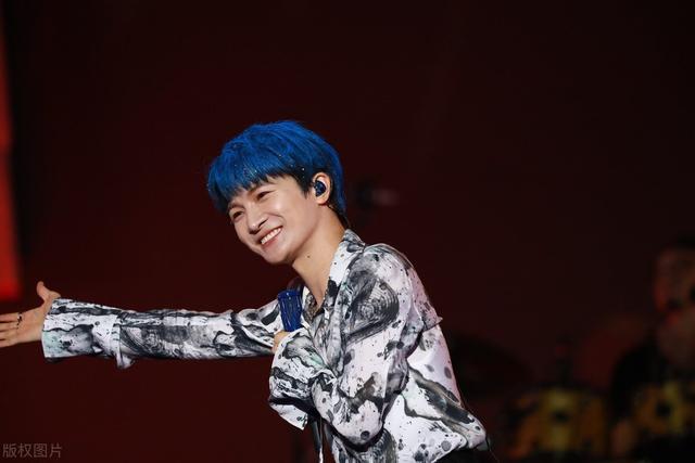 好喜欢你歌词，懂你是写给谁的歌曲（他平平无奇的表演你看腻了吗）