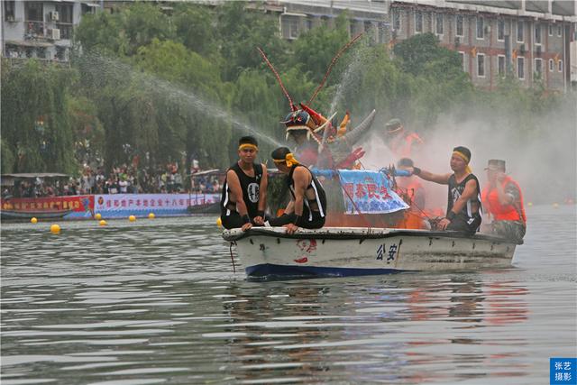 东方威尼斯是哪个城市，世界上最长的首都名字是哪个城市（贵州镇远端午节热闹非凡）