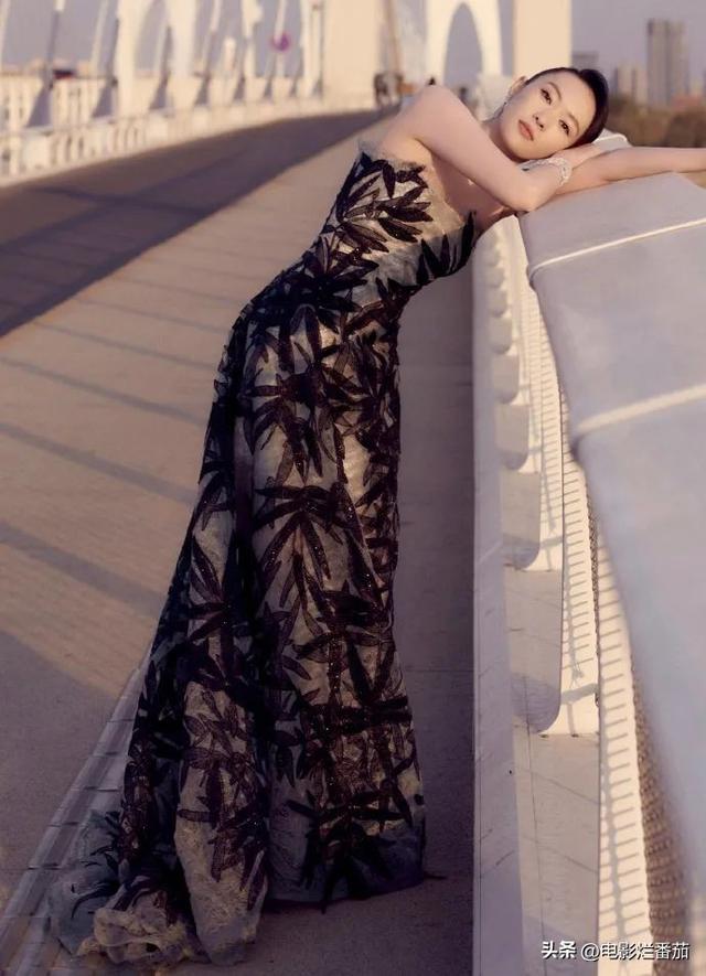 一打扮就惊艳的女生，什么人是一打扮起来就很惊艳的（热依扎黑寡妇造型揽大奖）