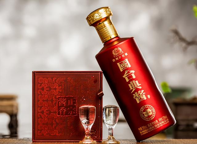 贵州十大酱香酒排名，茅台镇十大酱酒排名官方排名（但其他酱香酒同样紧追不舍）