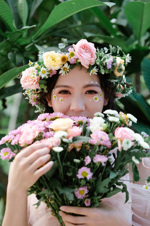 捧花唯美背景图,捧花图片唯美(超出圈的三亚旅拍照片手把手教你)