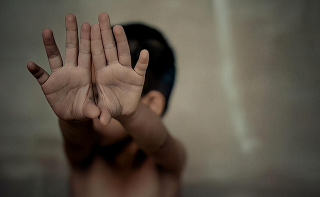 自己打屁股的方法，专家教你怎样打孩子屁股才能最有效果（孩子犯错了就打屁股）