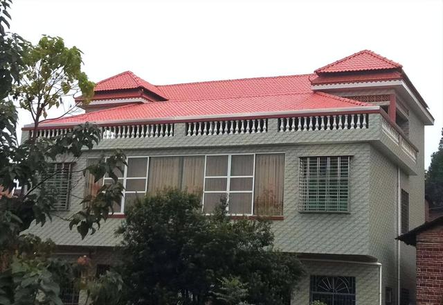 树脂瓦一般寿命多长，树脂瓦寿命多少年（农村曾经风靡一时的树脂瓦）