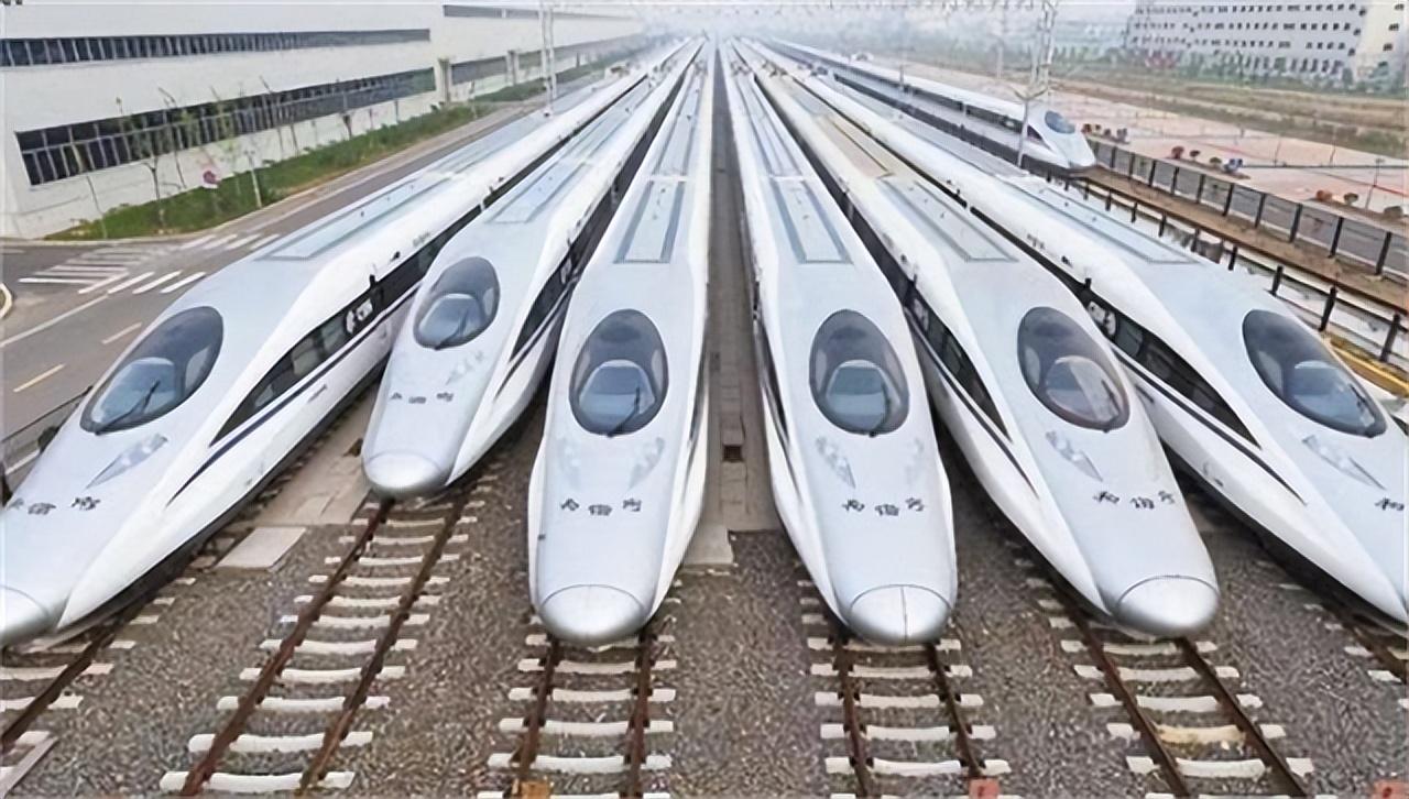 2011年7月23日20时,以每小时99公里行驶的d301次列车追尾时速16公里每