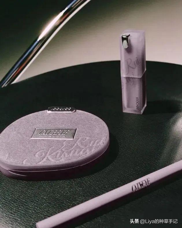 收到礼物很感动的句子，朋友圈收到礼物很感动的句子简短（直男送的礼物有多窒息）