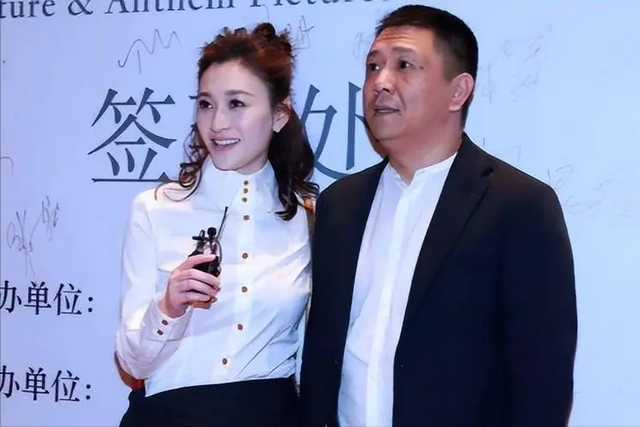 李小冉鄢颇事件到底怎么回事，李小冉与鄢颇分手10年