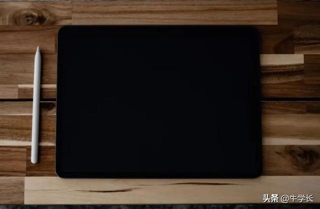 苹果电脑突然黑屏，苹果突然黑屏但没关机是什么原因（iPad莫名其妙黑屏）