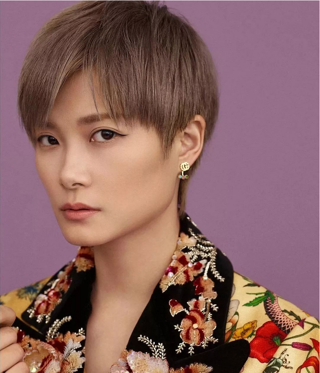 李宇春结婚了吗，李宇春结婚男方是谁（这些年李宇春都经历了些什么）