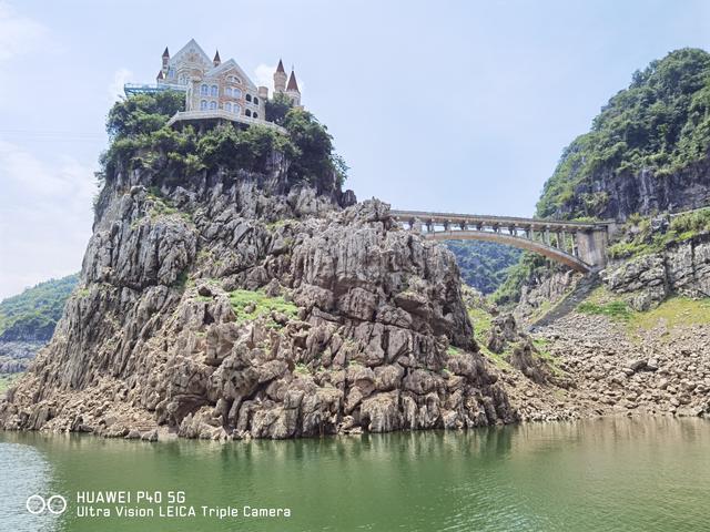 贵州兴义市简介，兴义市简介市区人口（<黔西南布依族苗族自治州>）