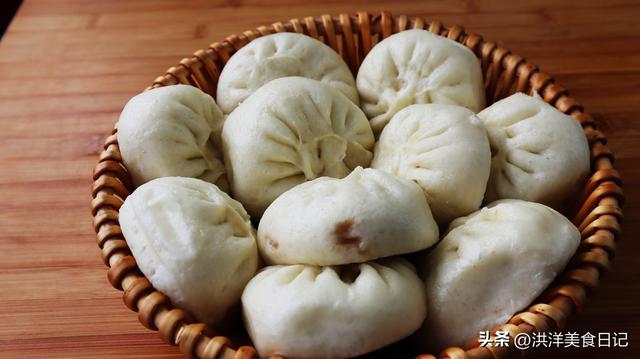 葱头怎么腌制好吃，腌制小葱头——美味的下饭咸菜（洋葱别总炒着吃了）