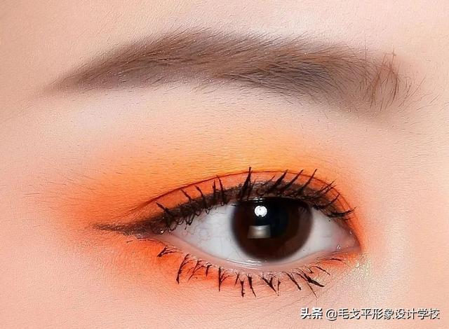 怎样让眼睛变大变有神变好看，如何使眼睛自然变大有神（整容式化妆思路给你整理好了）