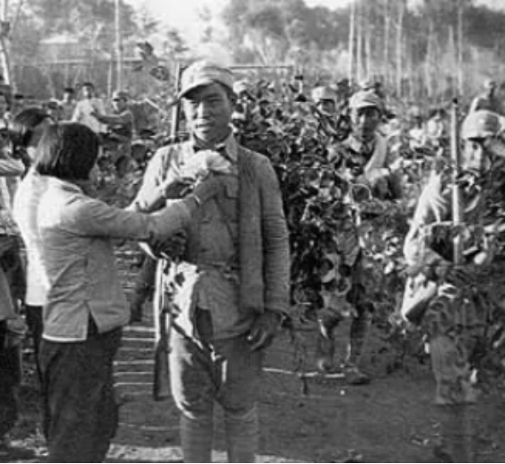 甘祖昌子女现状，甘祖昌的子女（不能躺在父母的功劳簿上）