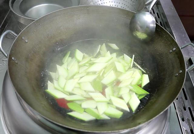 中餐吃什么最有营养，吃什么中餐最好（早餐少吃馒头和稀饭）