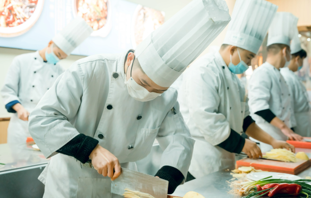 技校可以学什么，去技校学什么好（技校生选专业太重要了）