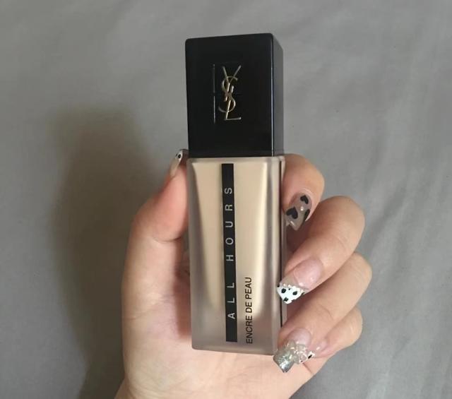 粉底液排行榜前十名的牌子，什么大牌粉底液好用（值得回购的四款大牌粉底液）