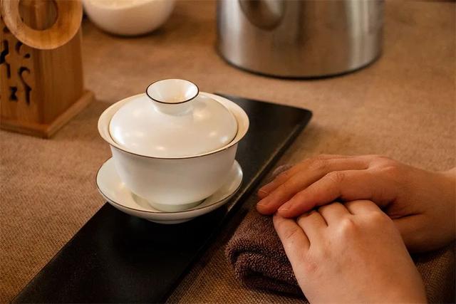 茶艺师是做什么的，茶艺师到底是做什么的（泡茶小妹职业素养手册）
