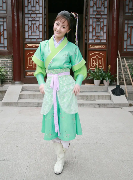 姚笛现状如何，身材高挑气质十足（姚笛：和文章当街拥吻）