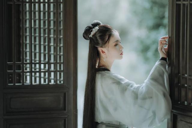 伤心图片带字的，生活说说很现实的说说带图片带字（平常读遍伤心句）