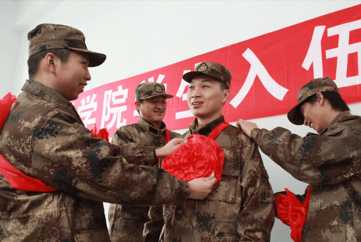 中国人民解放军空军工程大学（我国实力很强的4所军校）