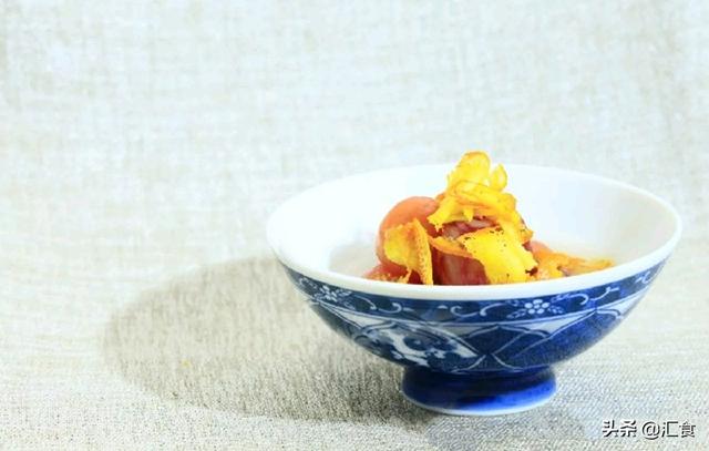 莲雾的正确吃法，莲雾的正确吃法(吃莲雾为什么不能切半)（酸辣柠檬鸡爪、砂糖浙醋小排、鸡尾酒陈香浸莲雾）