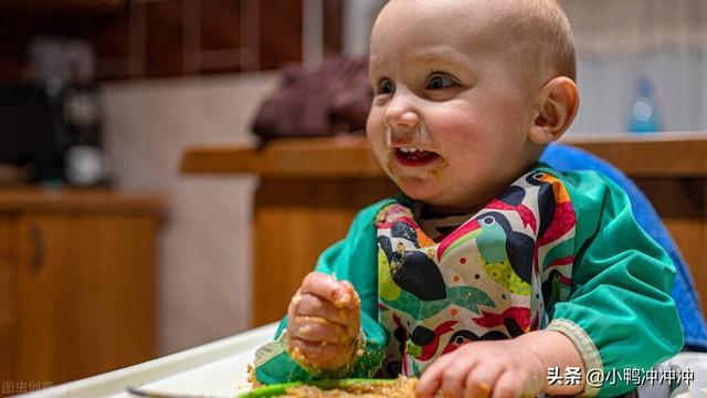 李连红和袖珍人一家，农村“袖珍人”张荣的“绝地”反击