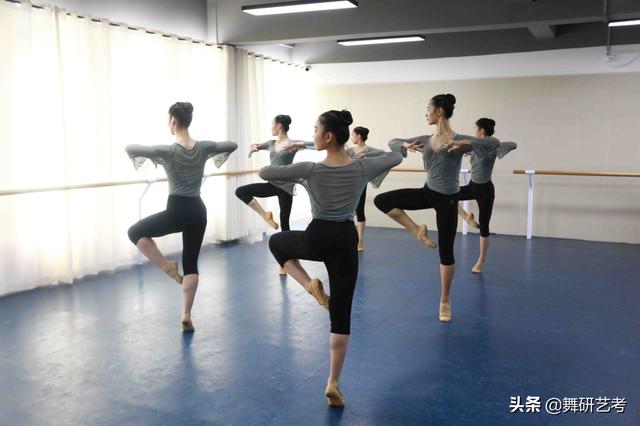 傣族民间音乐舞蹈，傣族舞蹈音乐大全（艺考傣族舞剧目的高分要点汇总）