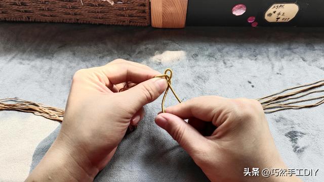 双钱结编法图解，金刚结双钱结手链手工编织图解方法（中国结基础结——）