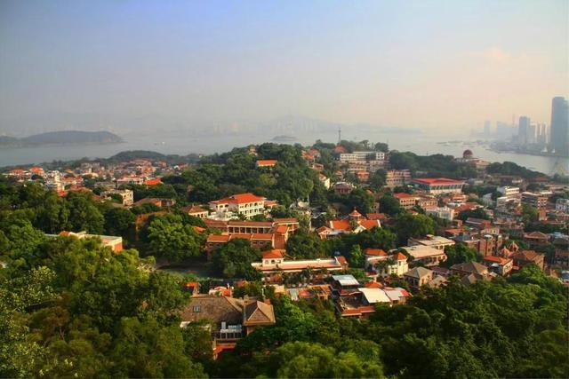 厦门鼓浪屿景点介绍，鼓浪屿旅游景区有哪些（海上花园—鼓浪屿）