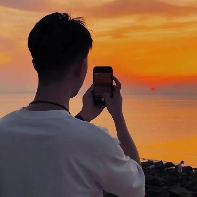 性感图片大全大图高清头像背影男，男生背影头像微信（男生背影头像高清图片大全）